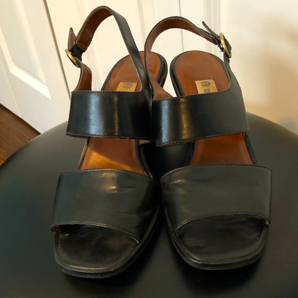 Etienne Aigner black leather sandal. Size 7.